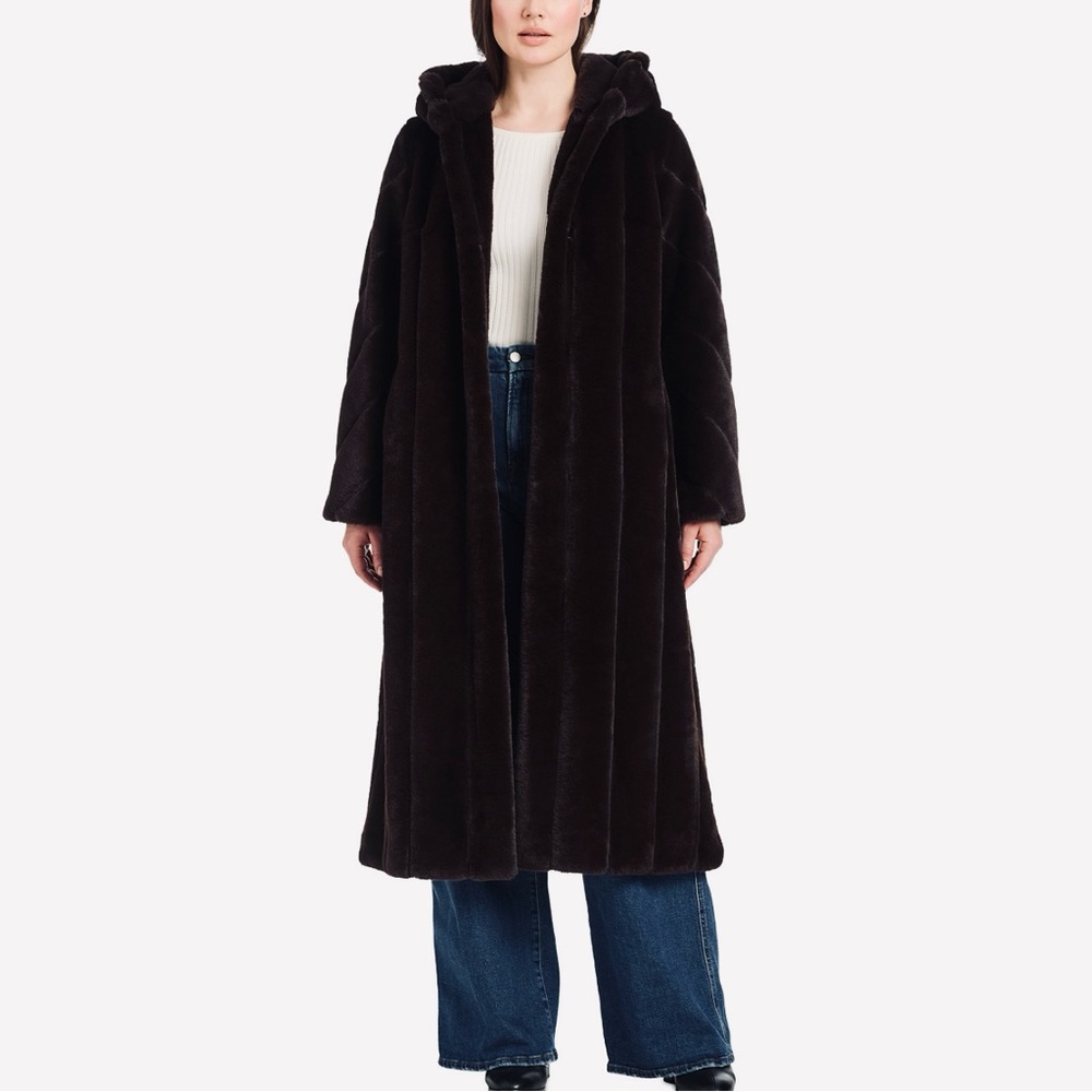 Elegant Black Faux Fur Coat - Picture 6 of 9